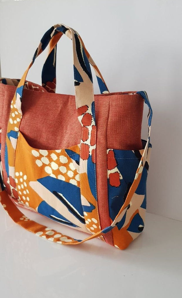 Tote bag with pockets