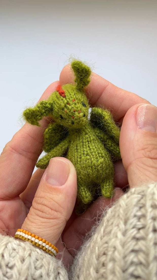 Bo the dragon Knitting pattern.