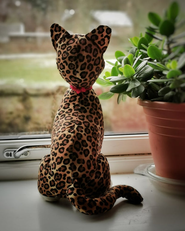 sitting cat sewing pattern and tutorial