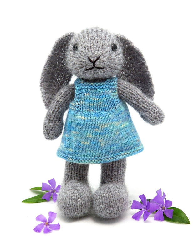 Well-dressed Bunny Knitting Pattern